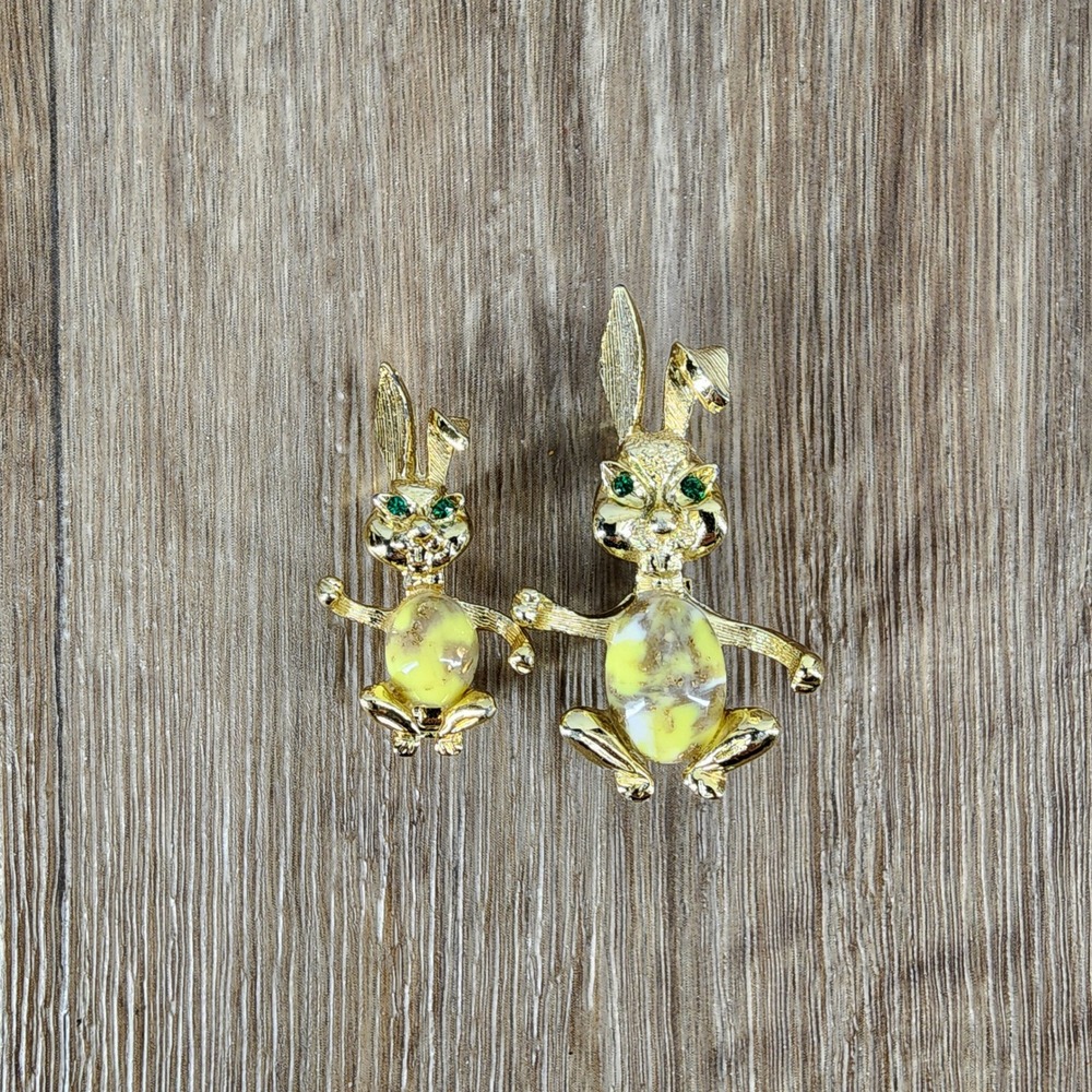 Vintage Gold Tone Bunny‎ Rabbit Brooch Set Green Eyes Yellow Art Glass Pins 2pc